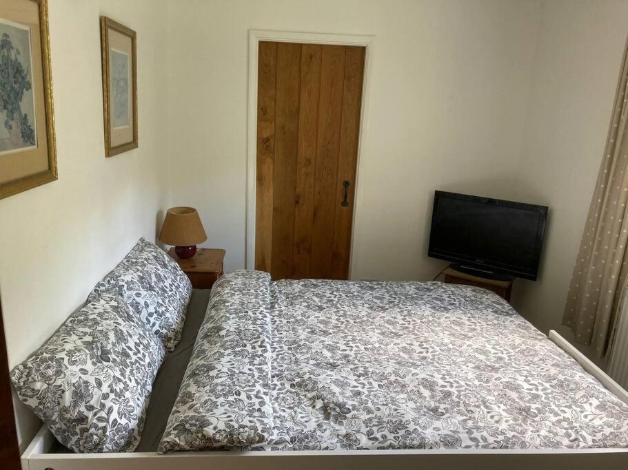 Ashdown Forest Character Cottage, 18th Century Holiday home